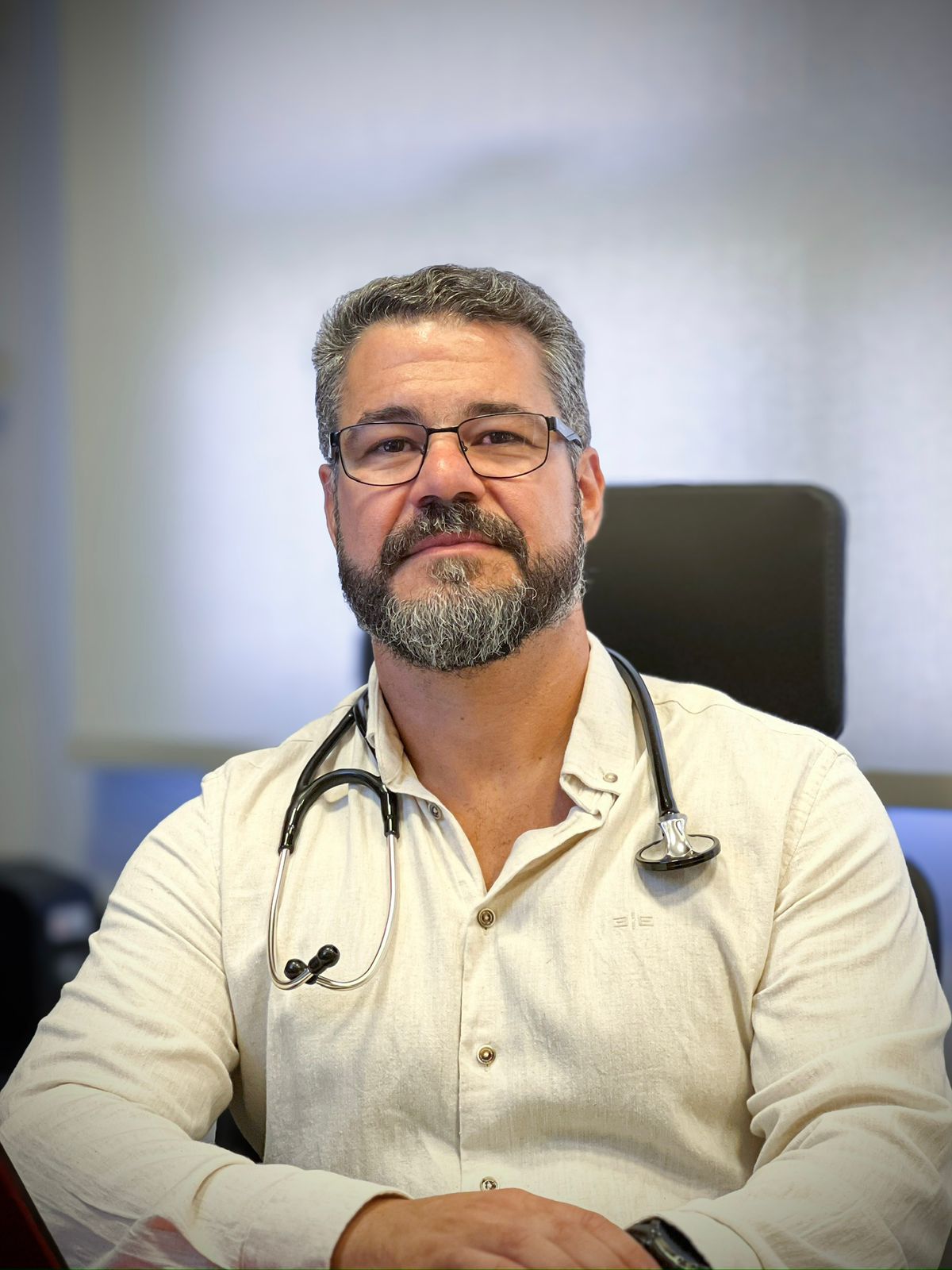 Dr. Lucas Murad